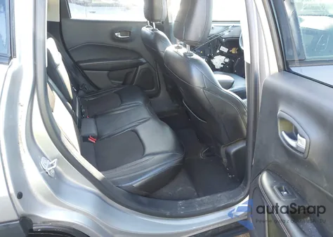 2018 Jeep Compass Latitude Fwd z USA, uszkodzony, nr VIN 3C4NJCBB3JT362489